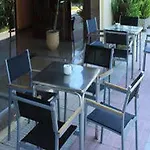 Leal - La Sirena Otel