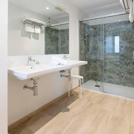 Leal - La Sirena فندق *