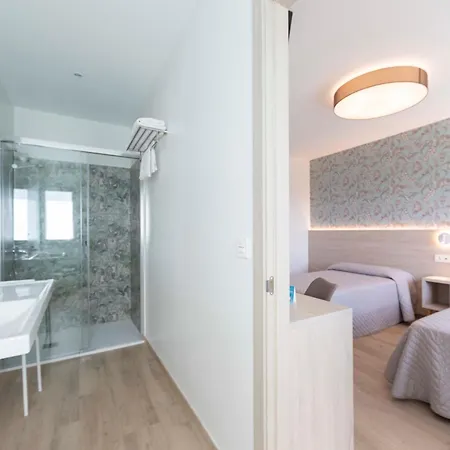 فندق Leal - La Sirena فيلانويفا دي أروسا