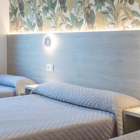 Leal - La Sirena فندق *