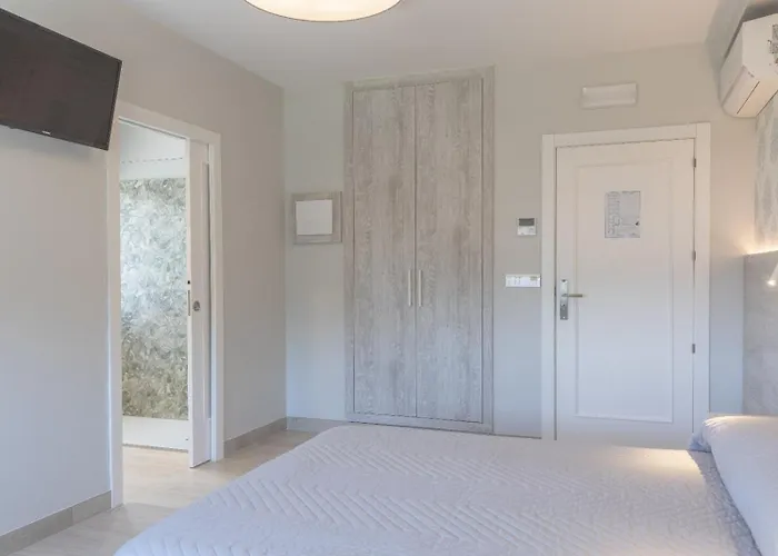 Leal - La Sirena Villanueva de Arosa